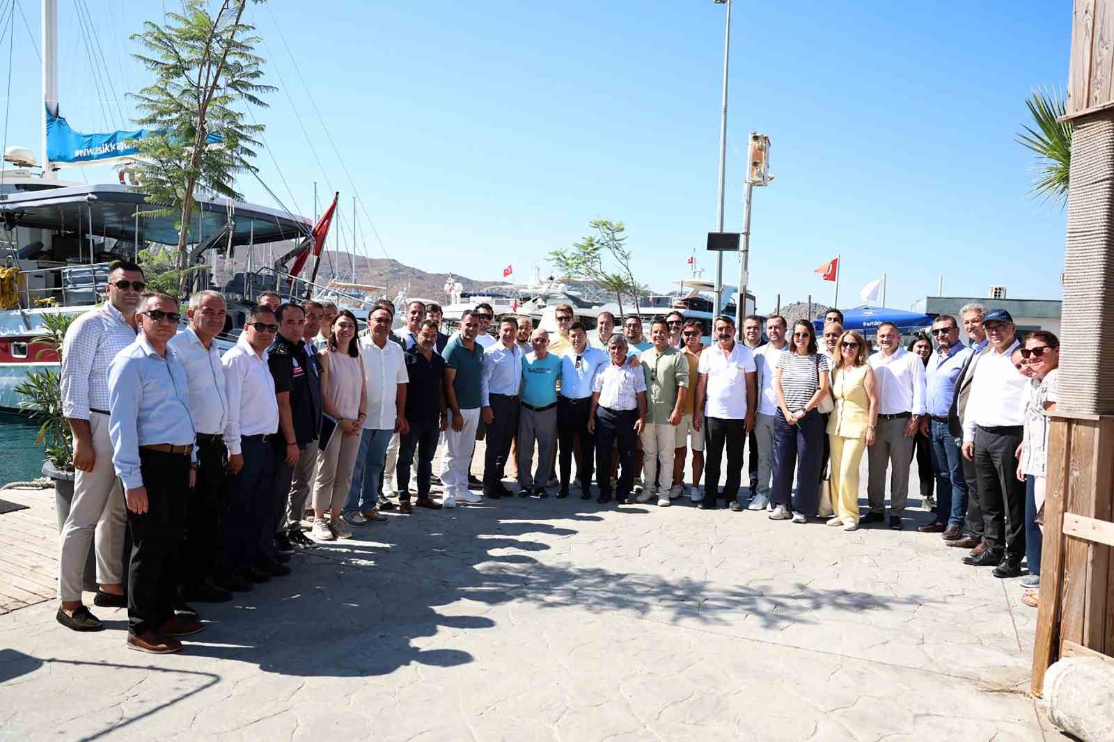 Başkan Aras Marmaris’te vatandaşlarla bir araya geldi