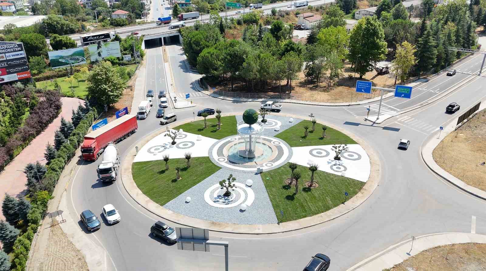 Sapanca’da otoyol çıkışı artık bir sanat eseri gibi