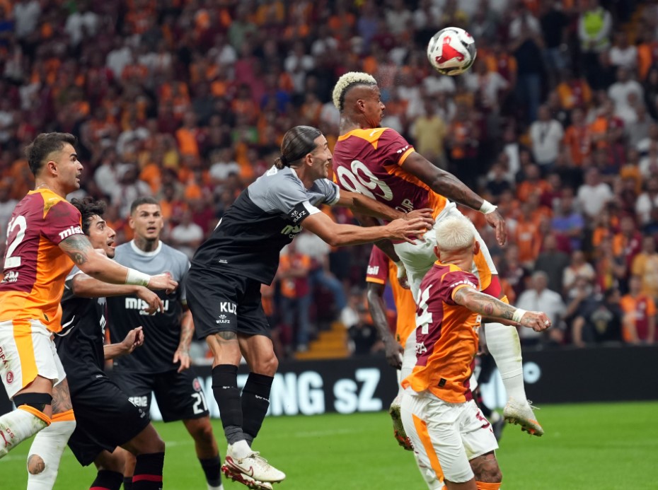 Galatasaray, galibiyet serisini 13 maça çıkardı