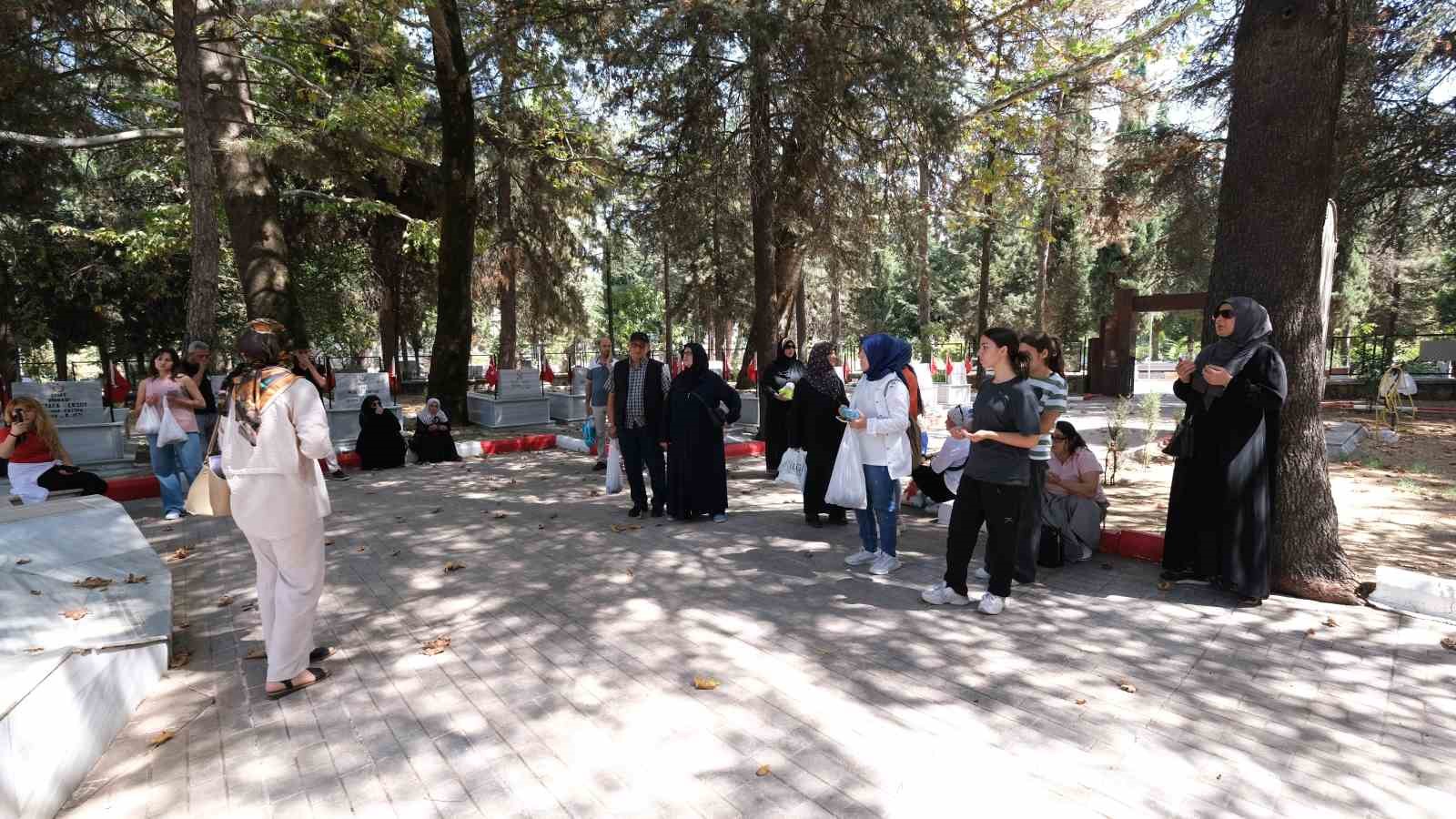 Vatandaşlar tarihi yerinde keşfetti