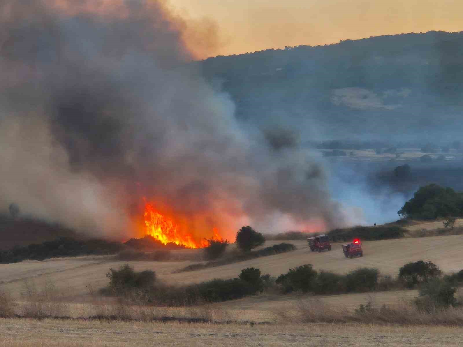 Susurluk’taki orman yangınına müdahale sürüyor