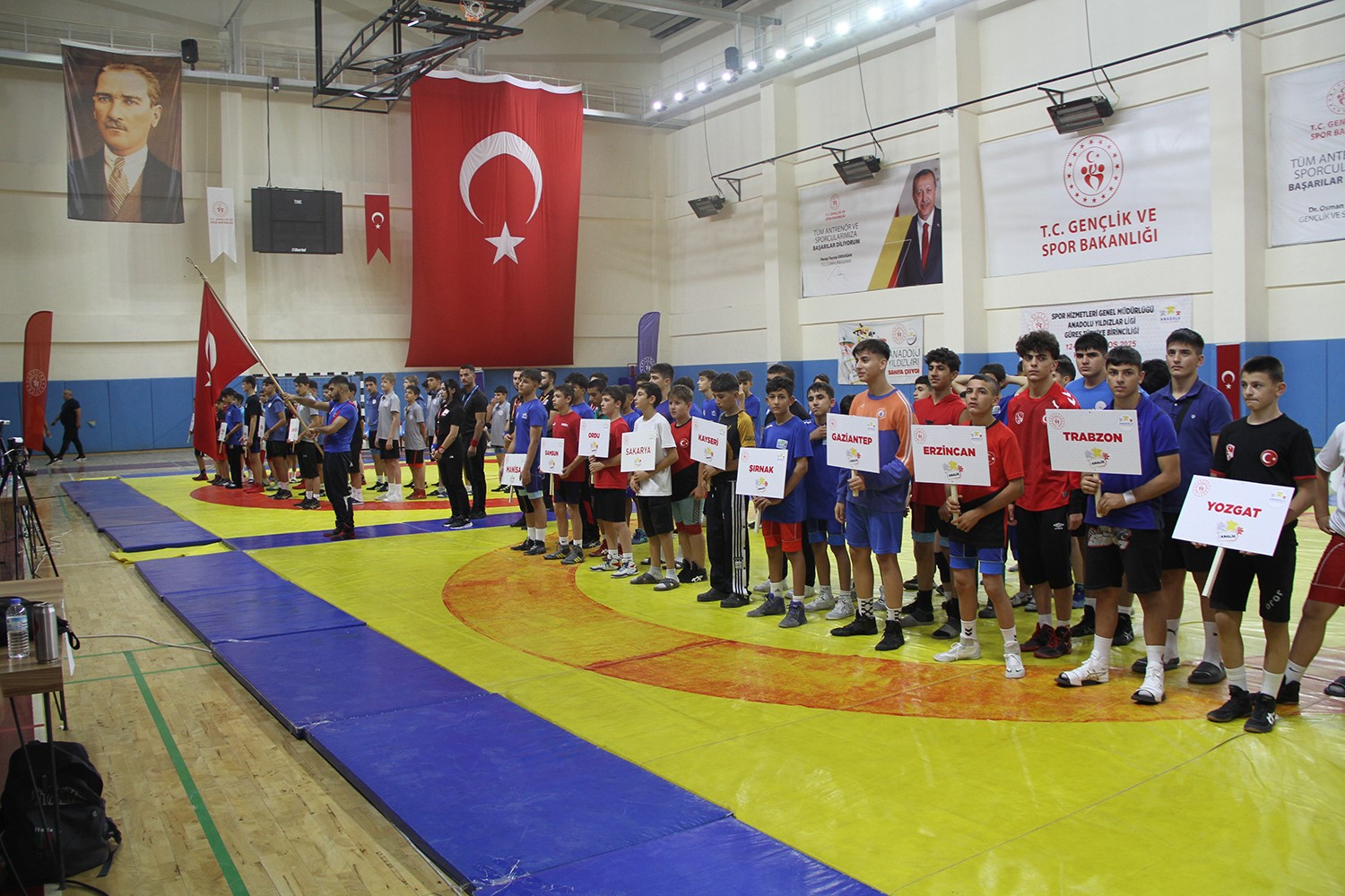 Anadolu Yıldızlar Ligi Türkiye Güreş Şampiyonası Kula’da başladı