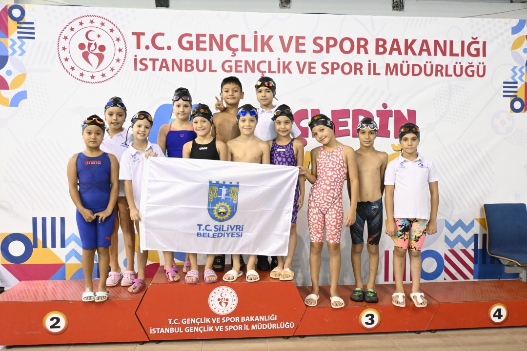 Silivri Belediyesi Spor Kulübü Yüzme Takımı, 20 madalya kazandı