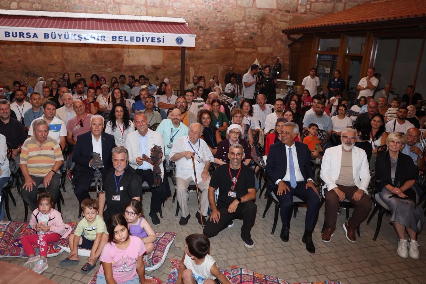 Karagöz, doğduğu şehirde yaşıyor
