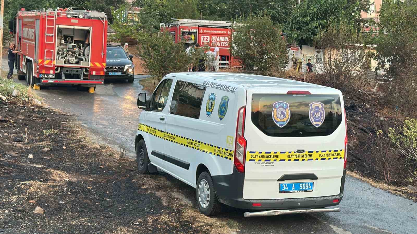 Maltepe’de ormana yakın noktada atılan havai fişek yangın çıkardı