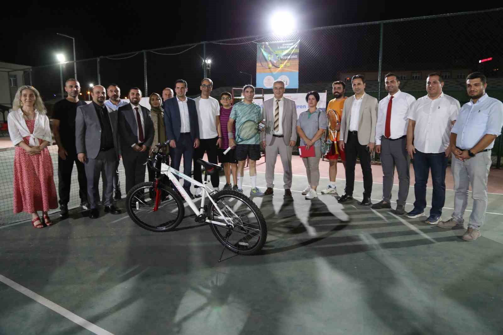 Diyarbakır İl Sağlık Müdürlüğü tenis turnuvası finali gerçekleşti