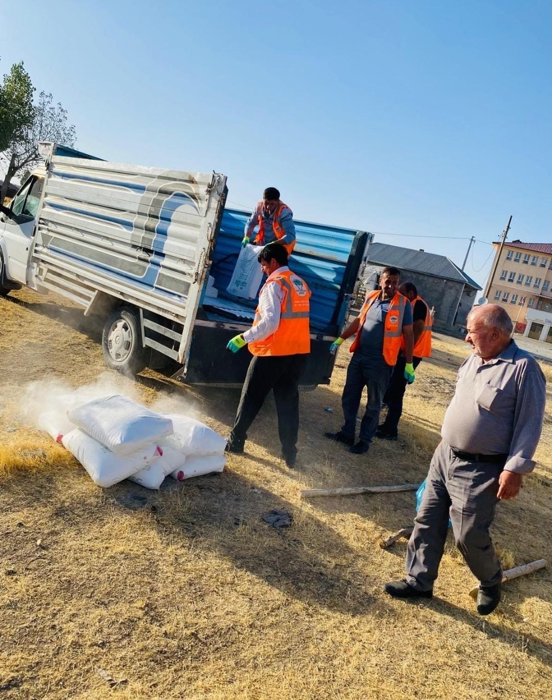 Patnos’ta mağdur aileye destek oldular