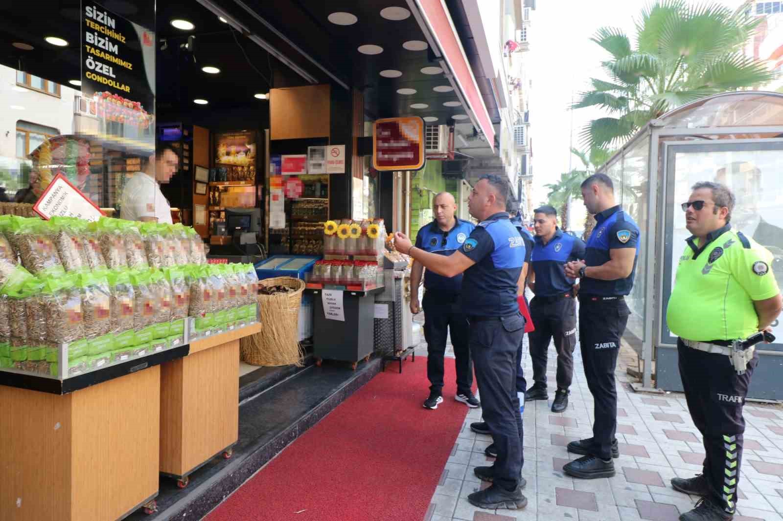 Turgutlu Zabıtasından kaldırım işgali denetimi