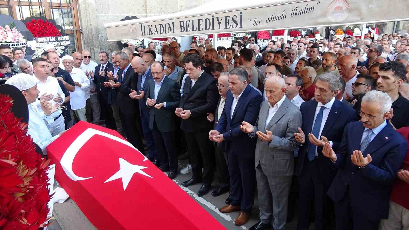 Bakan Uraloğlu ve Süleyman Soylu, eski Bakan Mustafa Demir’in cenazesine katıldı
