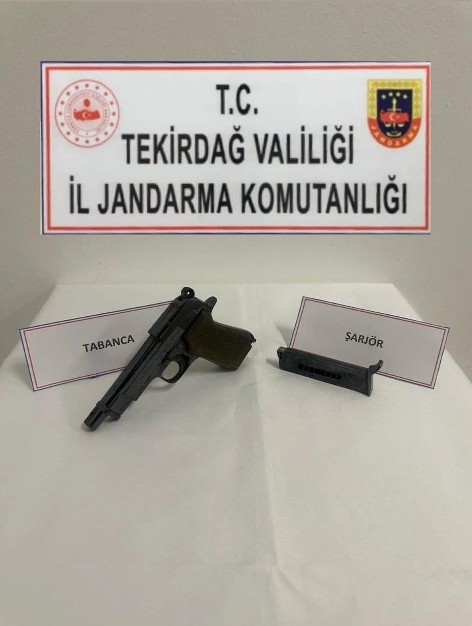 Tekirdağ’da jandarmadan silah ve mühimmat operasyonu