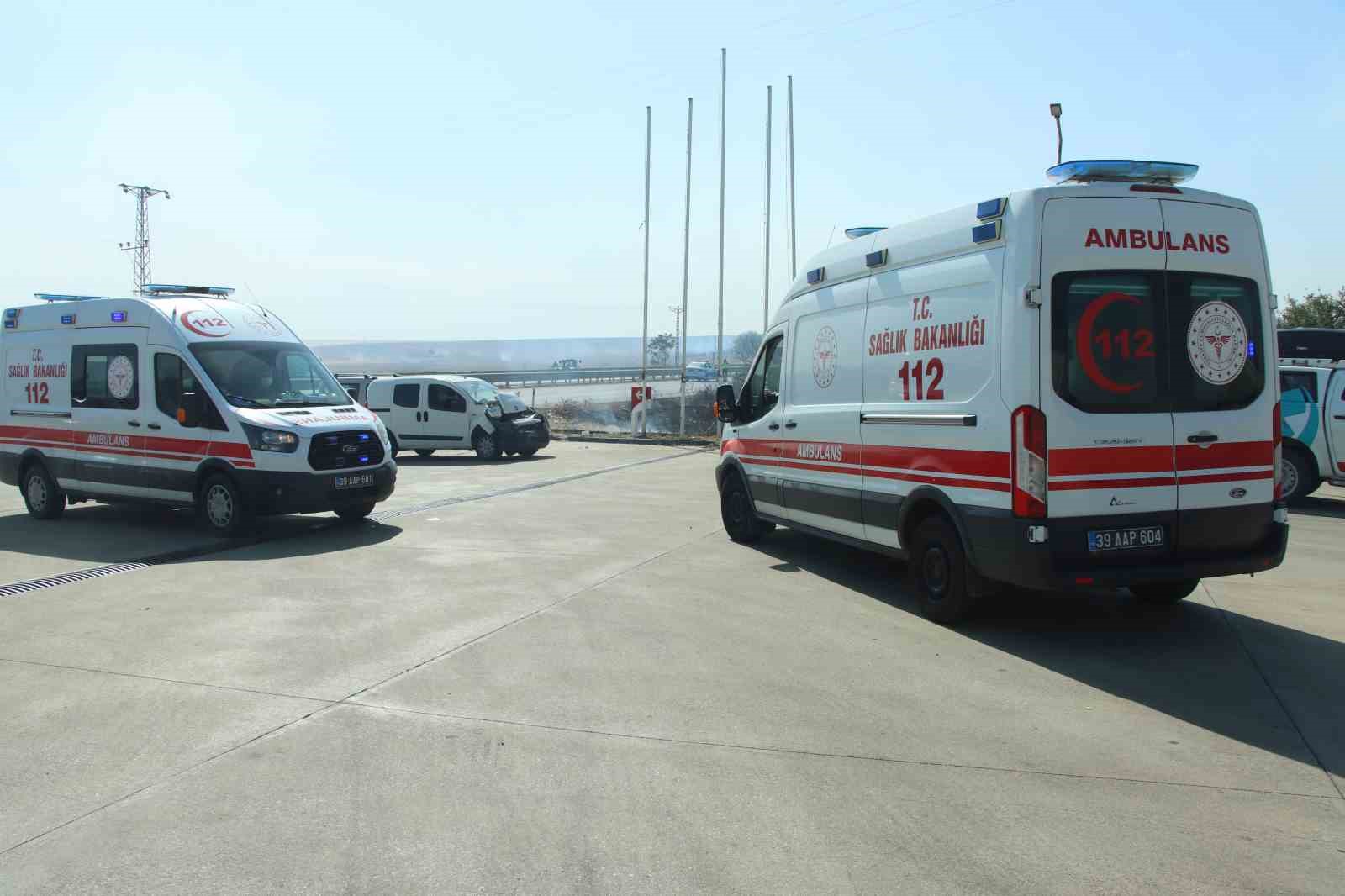 Kırklareli’nde çıkan yangında yoğun duman kazaya sebep oldu: 6 yaralı