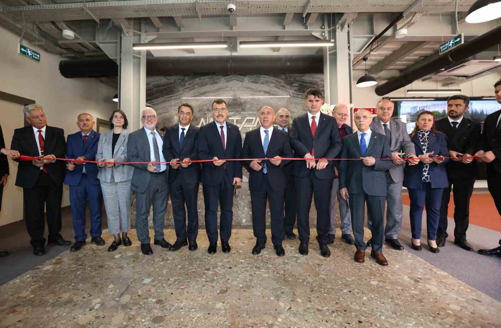 İş Bankası-İTÜ deprem araştırma merkezi MATAM açıldı