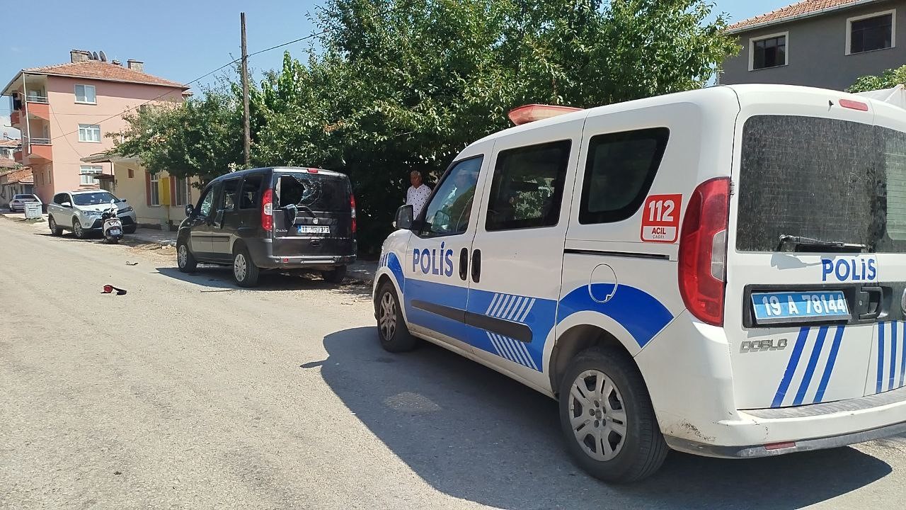 Park halindeki araca sopalı saldırı