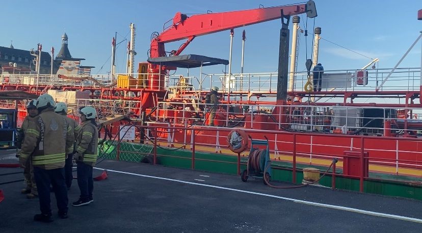 Haydarpaşa Limanı’nda yakıt ikmal gemisinde yangın