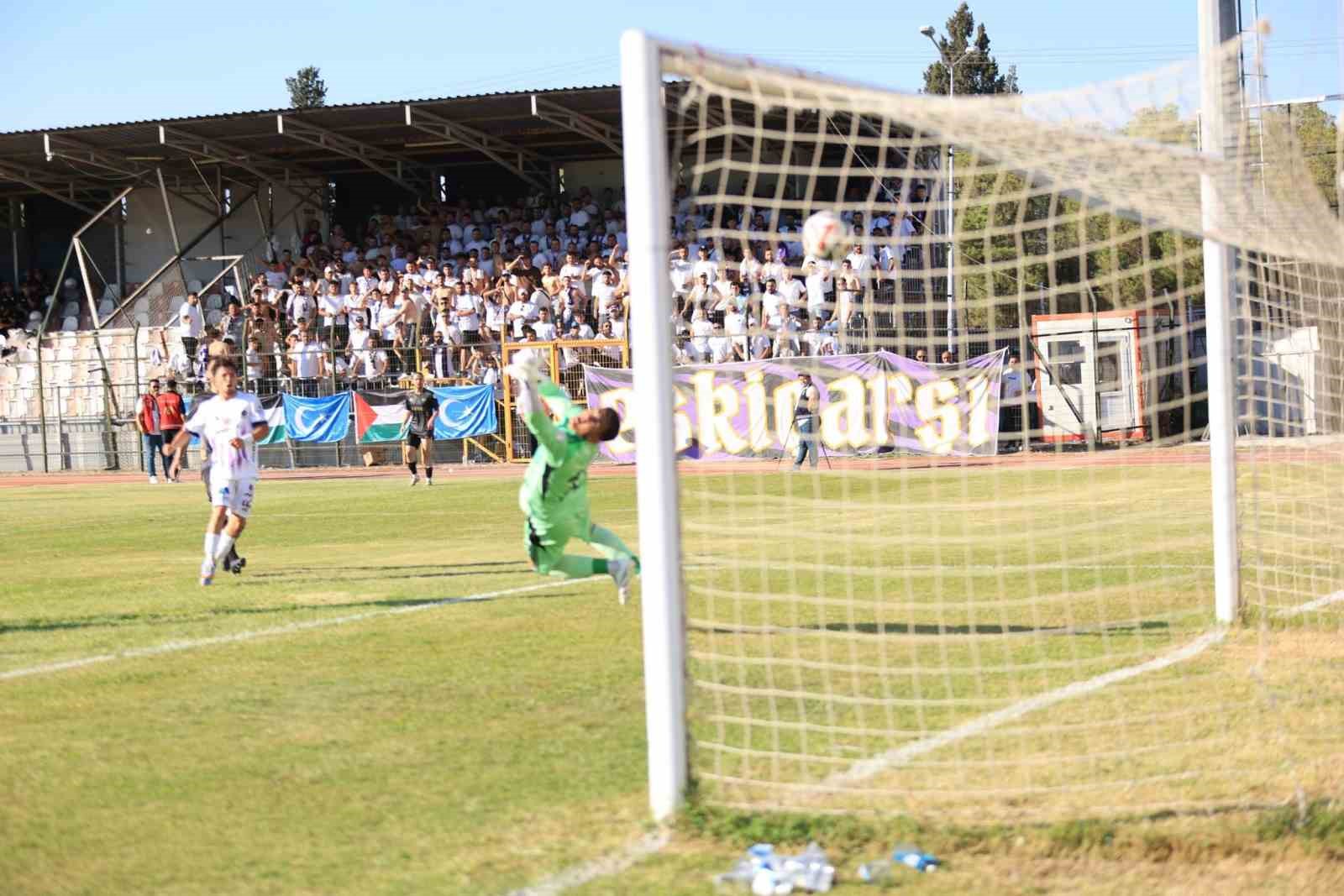 Somaspor 90’da yıkıldı