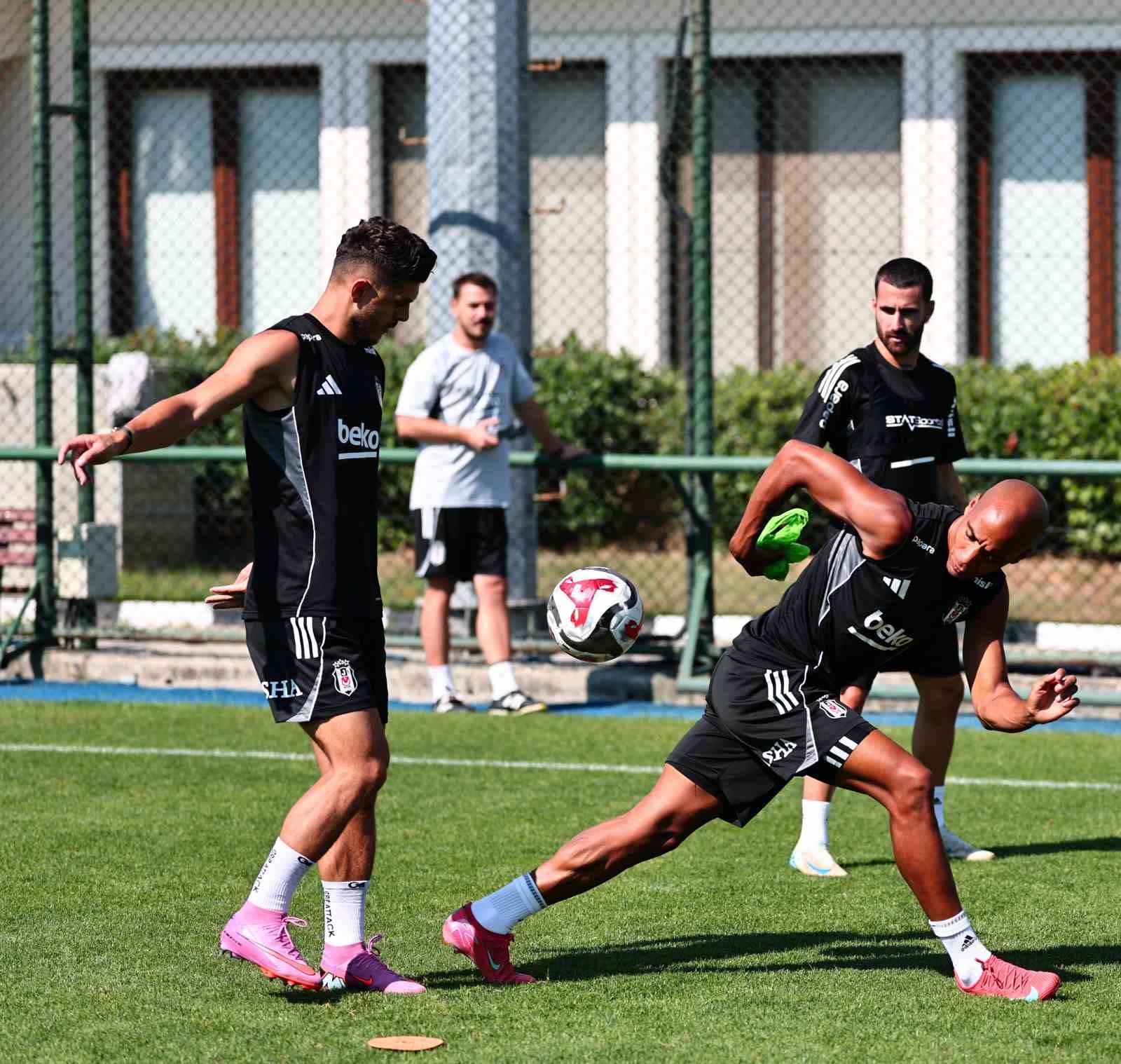 Beşiktaş, St. Patrick’s maçı hazırlıklarını sürdürdü