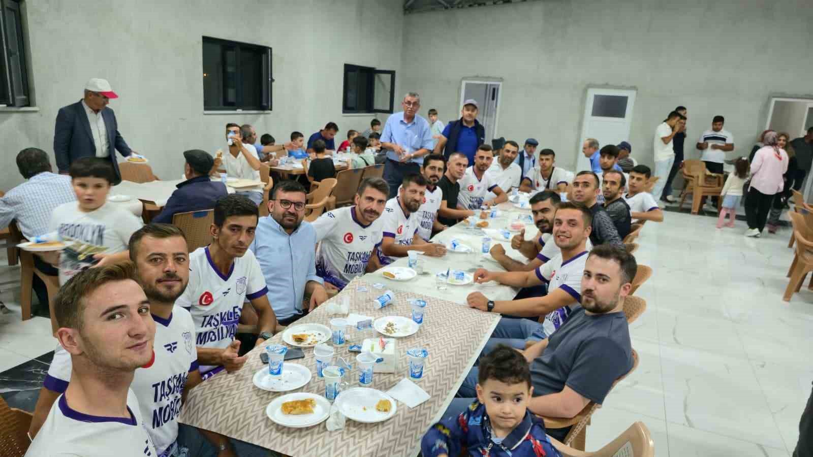 Kavaklı Spor şampiyonluğu coşkuyla kutladı