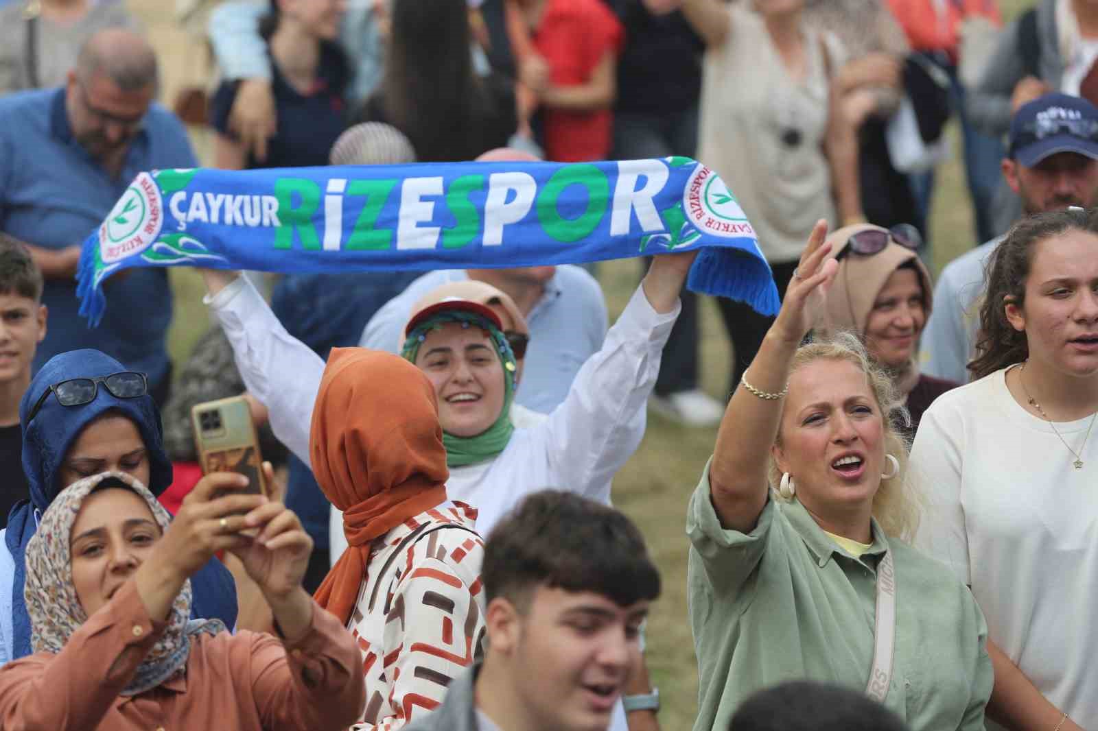 TFF Başkanı İbrahim Hacıosmanoğlu, Çaykur Rizespor’un ‘Birlik ve beraberlik şölenine’ katıldı