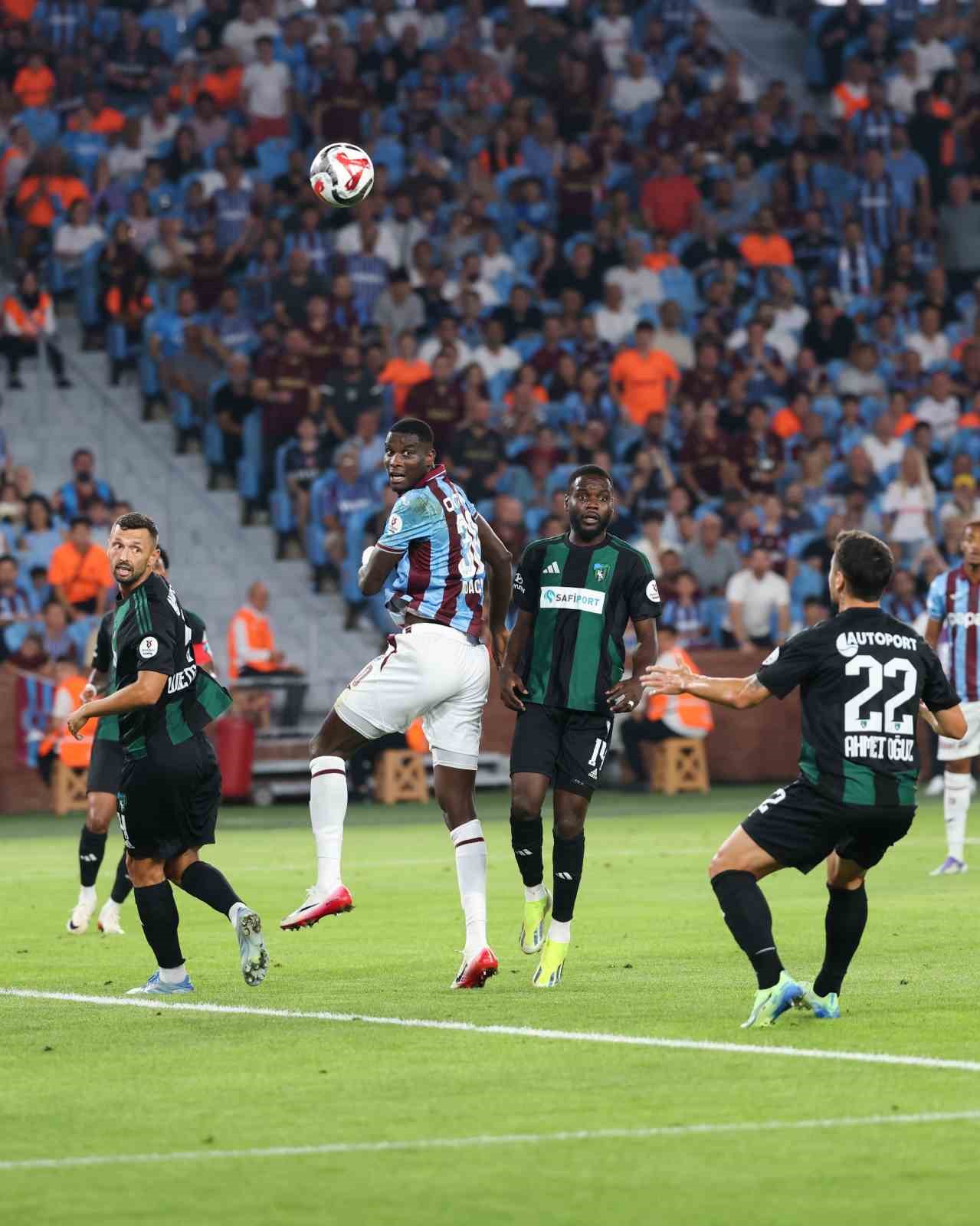 Trendyol Süper Lig: Trabzonspor: 0 - Kocaelispor: 0 (Maç devam ediyor)