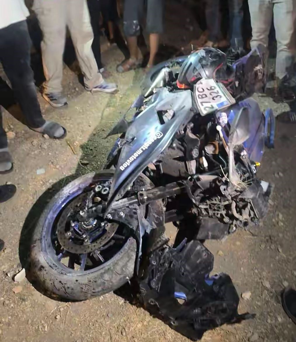 Motosiklet tutkununun hayatını kaybettiği kaza kask kamerasına yansıdı