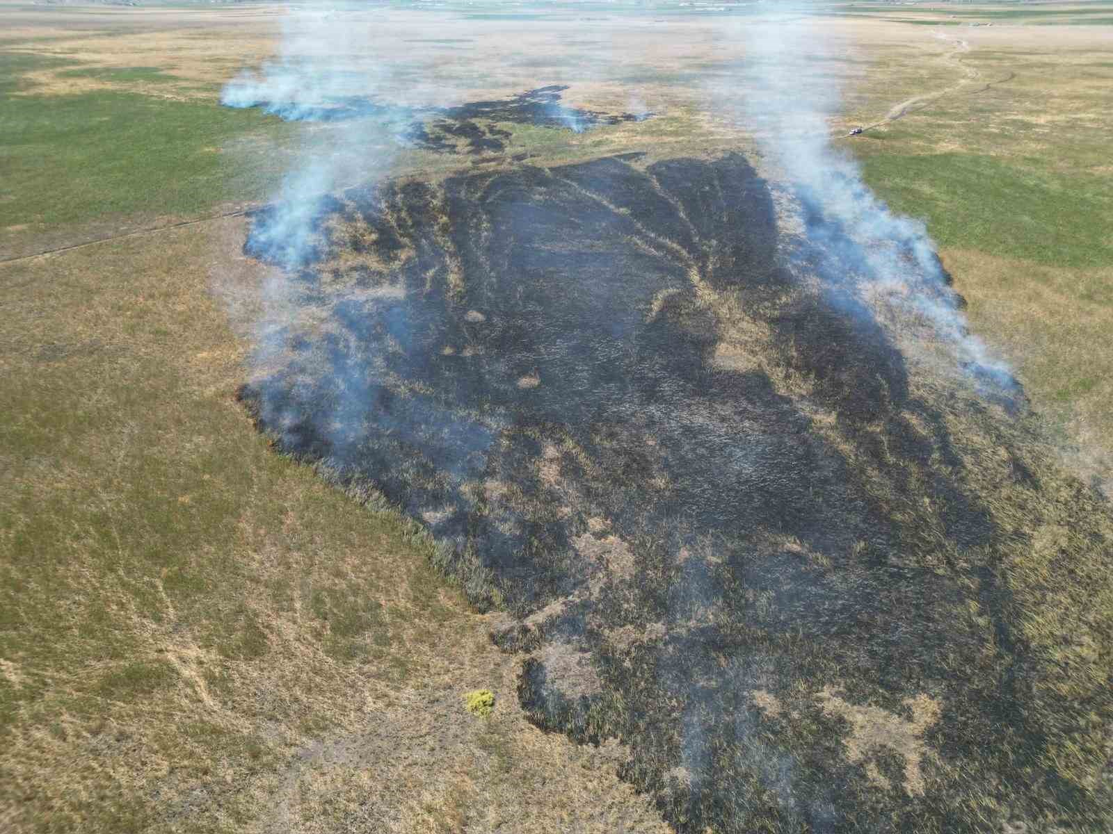 Eber Gölü’nden dumanlar yükseldi