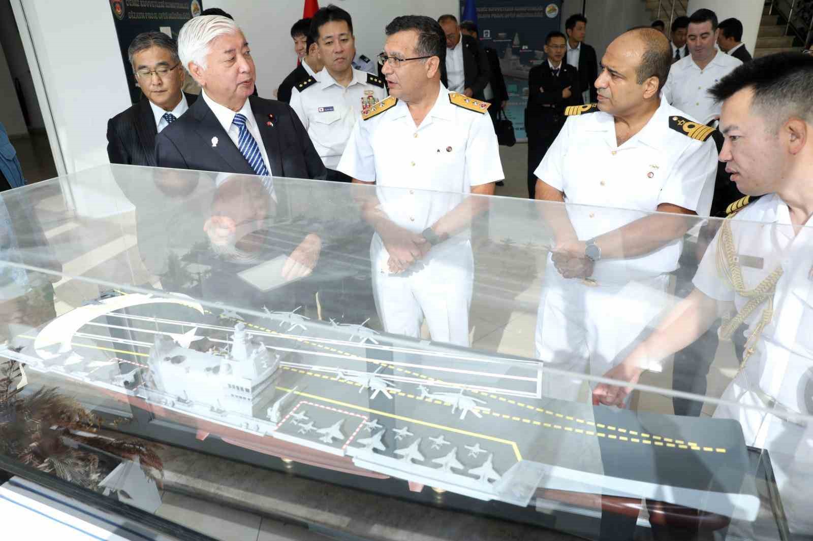 Japonya Savunma Bakanı Nakatani, İstanbul Tersanesi Komutanlığı’nı ziyaret etti