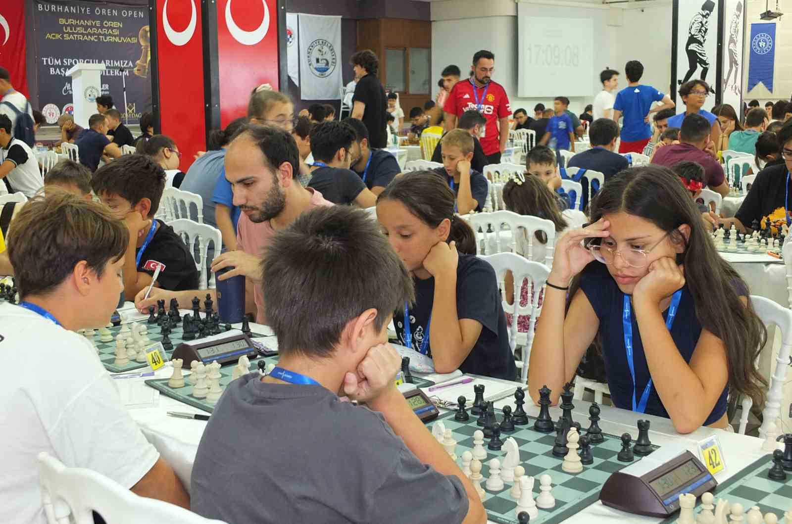 Balıkesir’de uluslararası satranç heyecanı başladı
