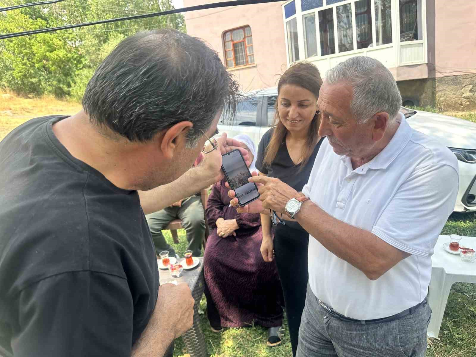 31 yıl sonra eski okulunu ziyaret etti, öğrencileriyle bir araya geldi