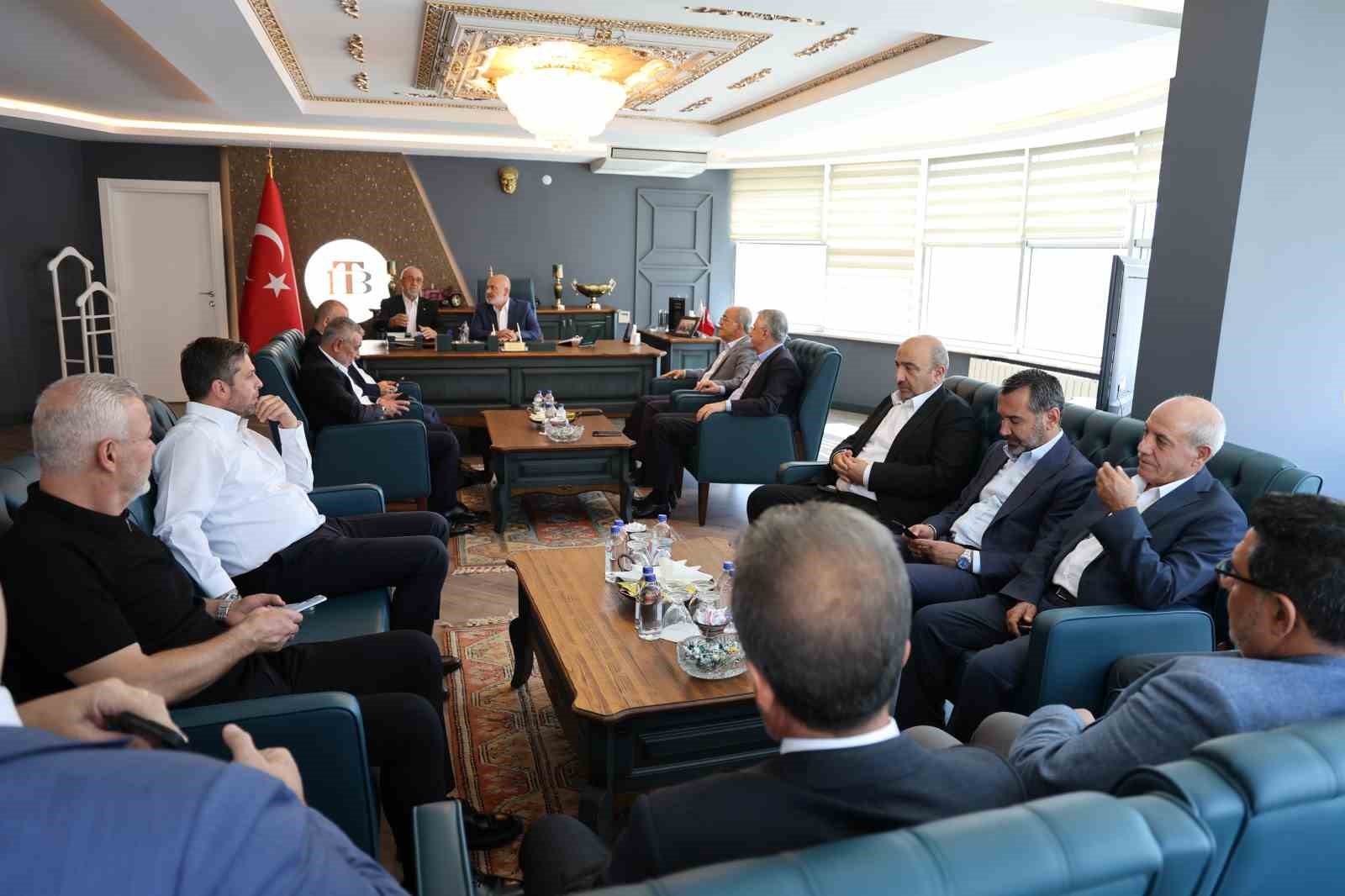 Bakanlar Elazığ Ticaret Borsası’nda: Başkan Dumandağ projeleri anlattı