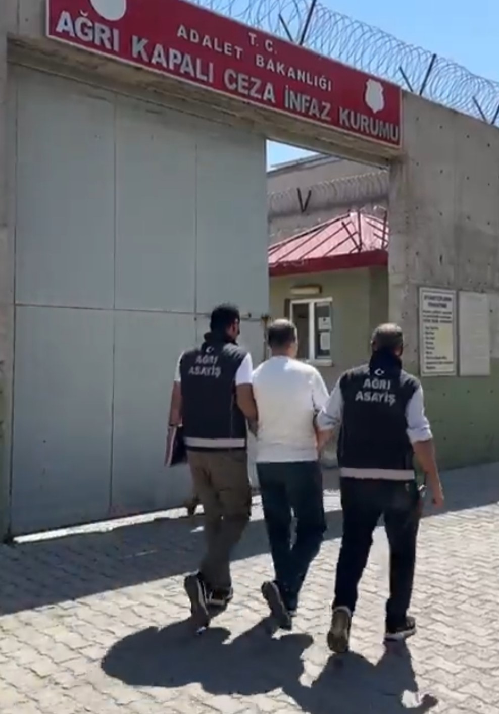 Ağrı’da çocuğa cinsel istismar suçundan 9 yıl hapis cezası bulunan şahıs yakalandı