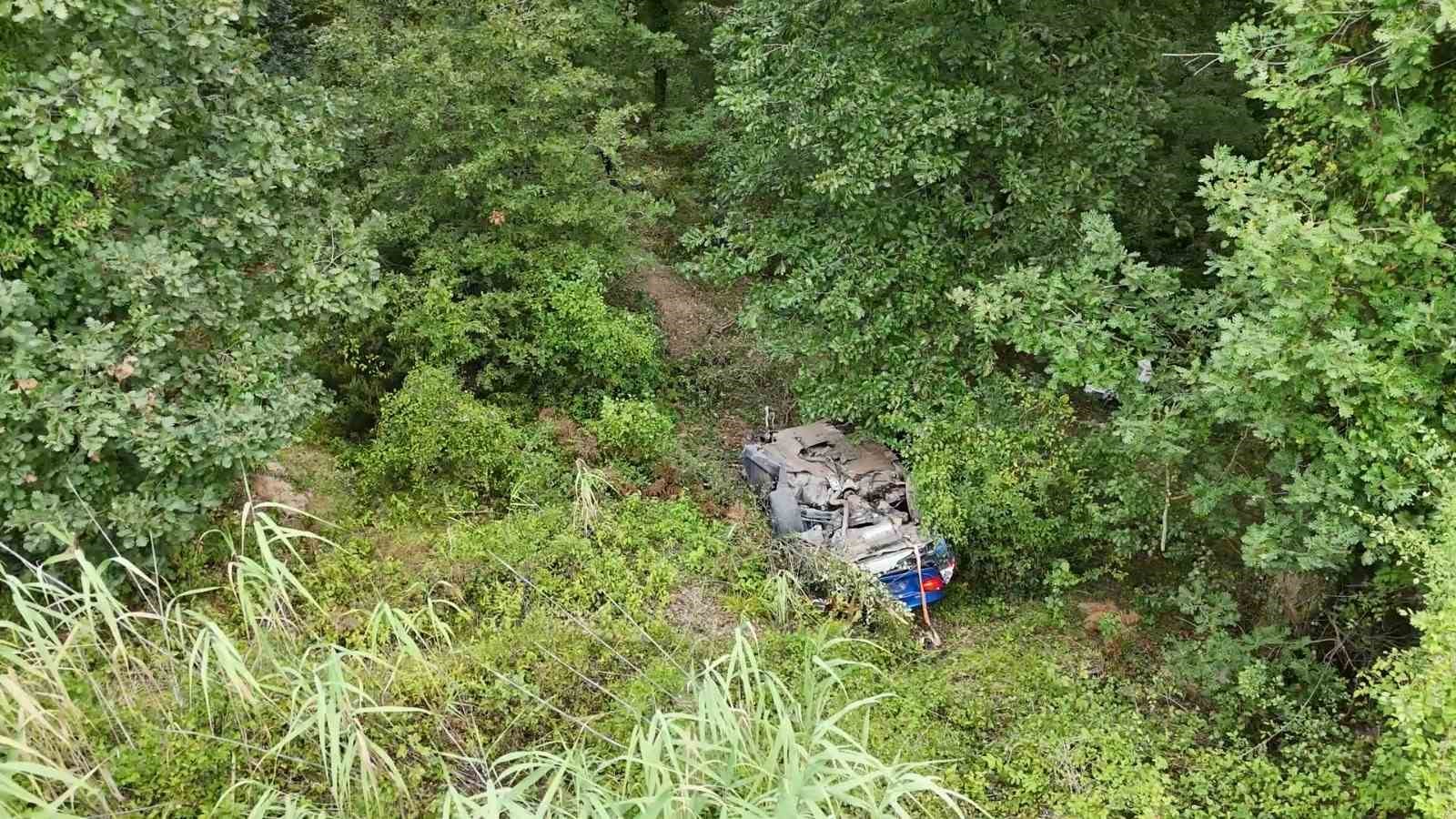 Şile’de ormanlık alana uçan otomobil kaldırıldı