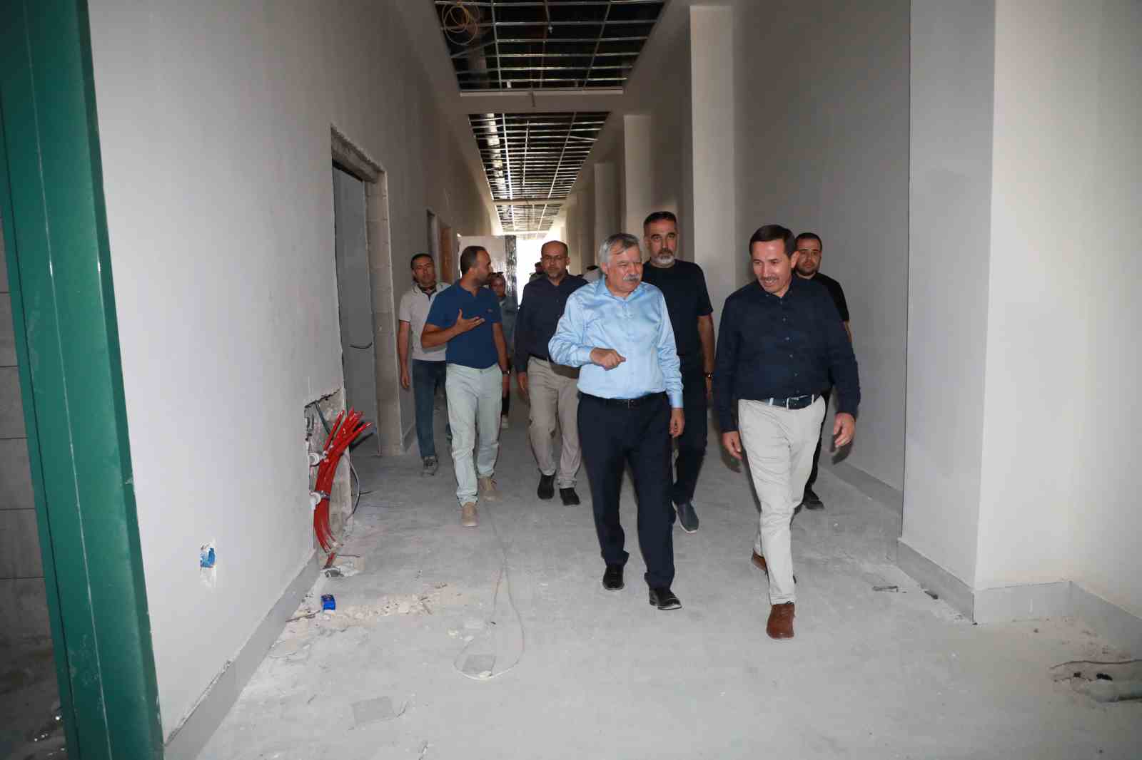 Yarı olimpik havuzlu ve FIFA standartına uygun sahalarıyla, Karatay’a dev spor kompleksi