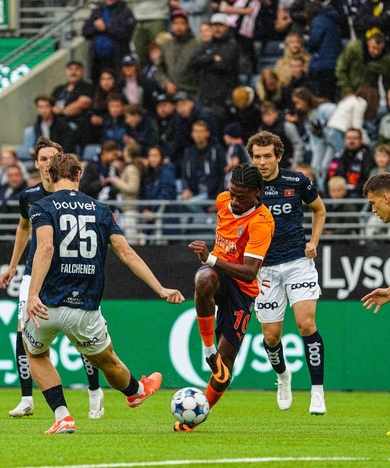 UEFA Konferans Ligi: Viking: 1 - Başakşehir: 0 (İlk yarı)