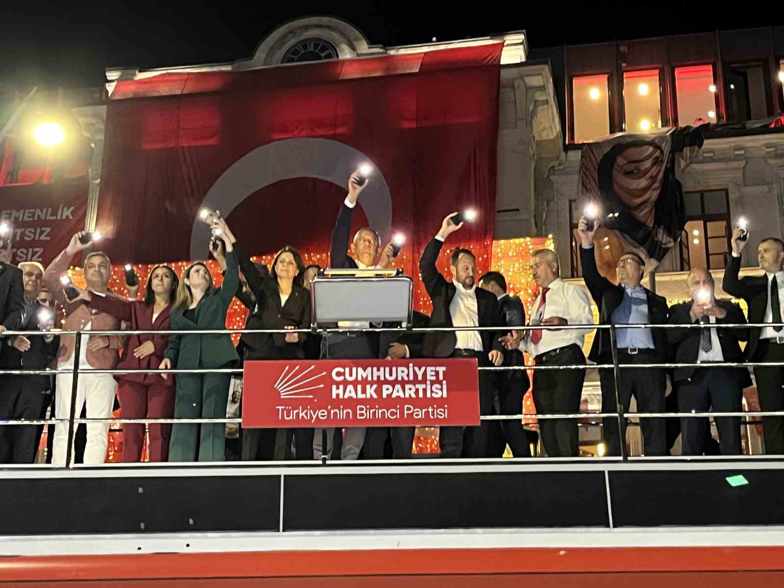 CHP Genel Başkanı Özel, Beyoğlu’ndaki mitingde konuştu