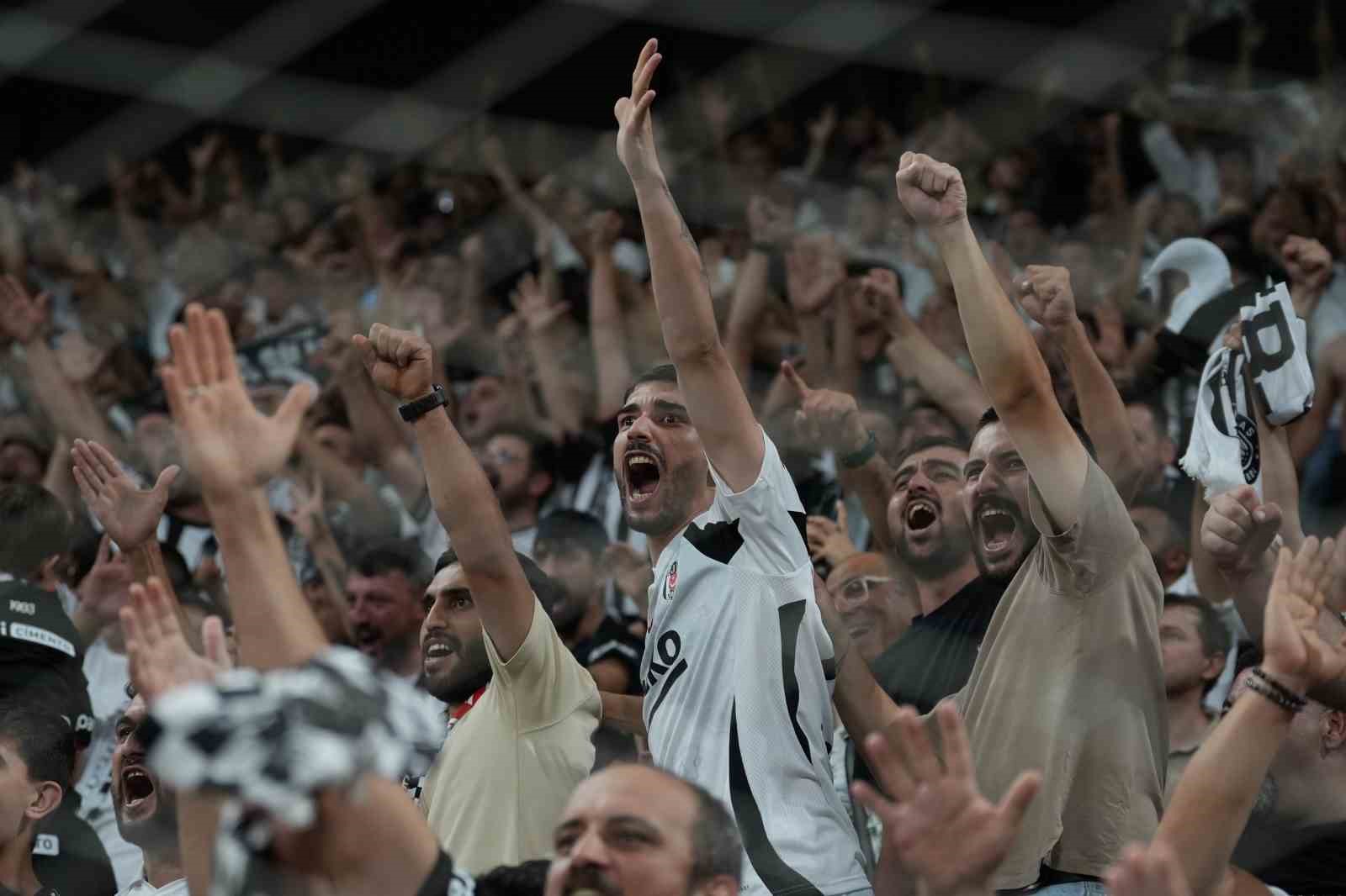 Trendyol Süper Lig: Beşiktaş: 2 - Eyüpspor: 1 (Maç sonucu)