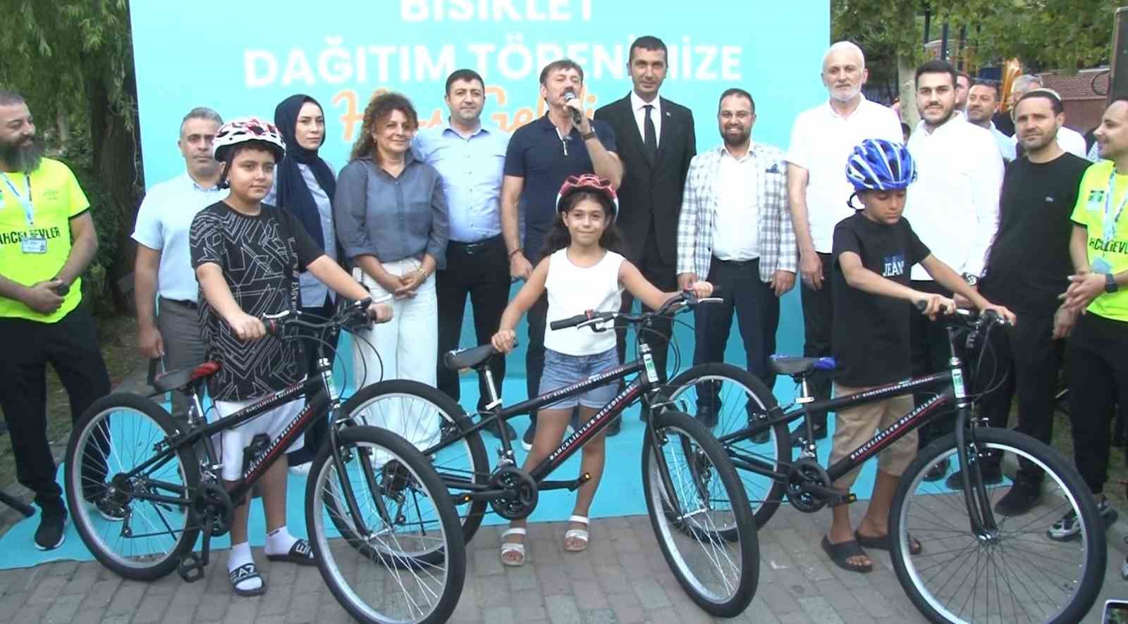Bahçelievler’de 100 çocuk daha bisiklet sahibi oldu