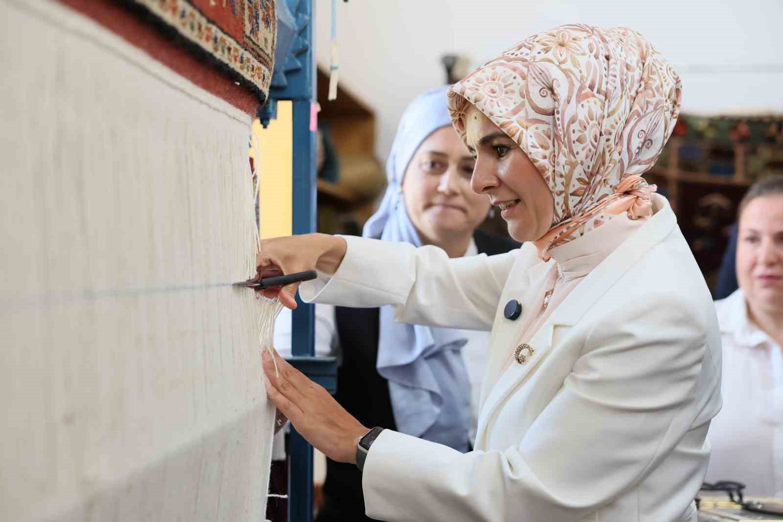 Bakan Göktaş Şehit yakınları ve gaziler ile bir araya geldi