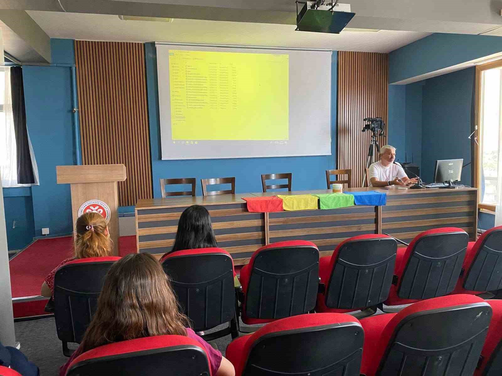 Hastane personeline hijyen ve güvenlik eğitimi verildi