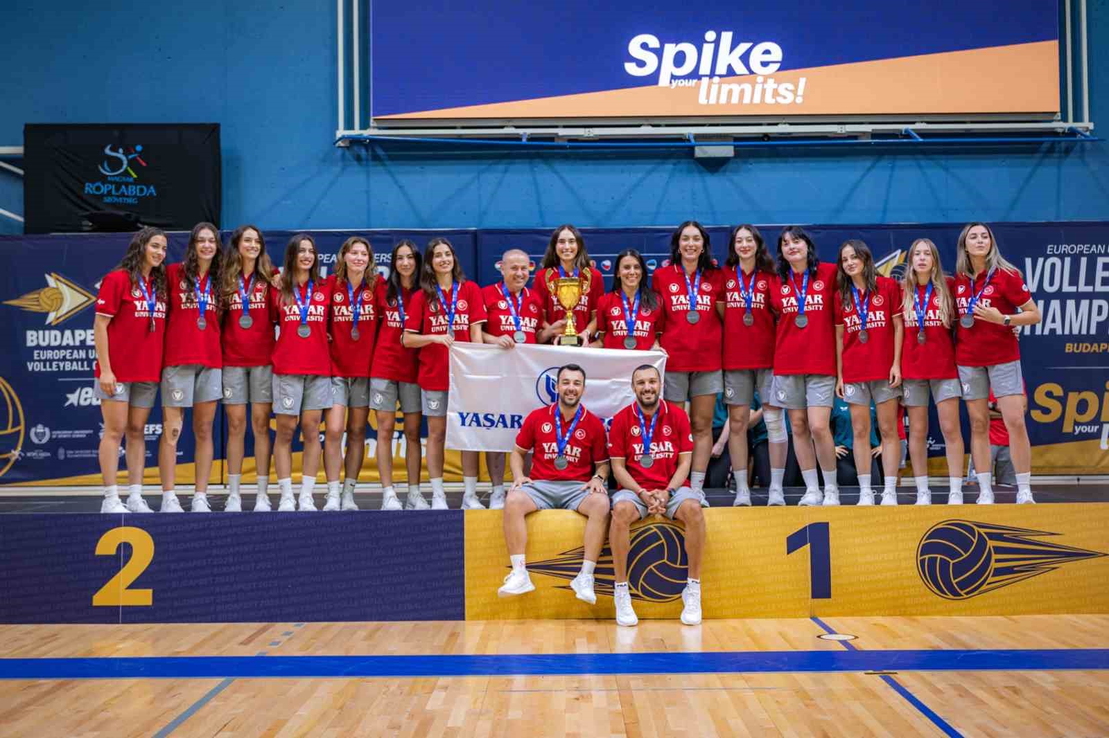 Yaşar Üniversitesi Kadın Voleybol Takımı Avrupa ikincisi oldu