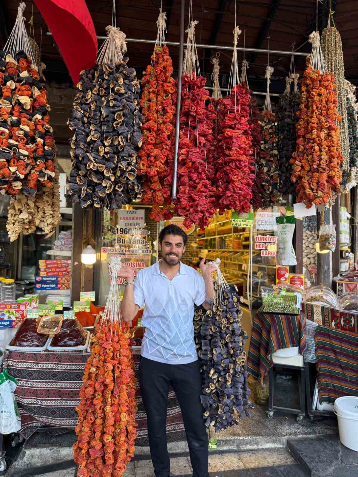 Esnafın dört gözle beklediği gurbetçiler gelmeye başladı