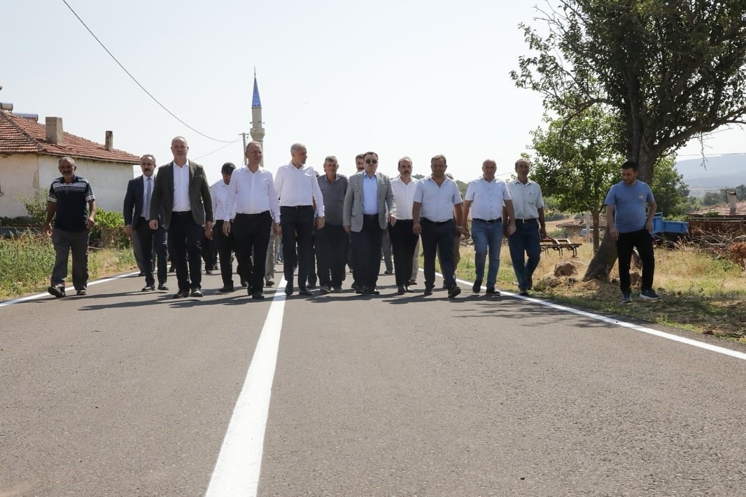 Simav ’Kayaışık Grup Köy Yolu’ hizmete açıldı