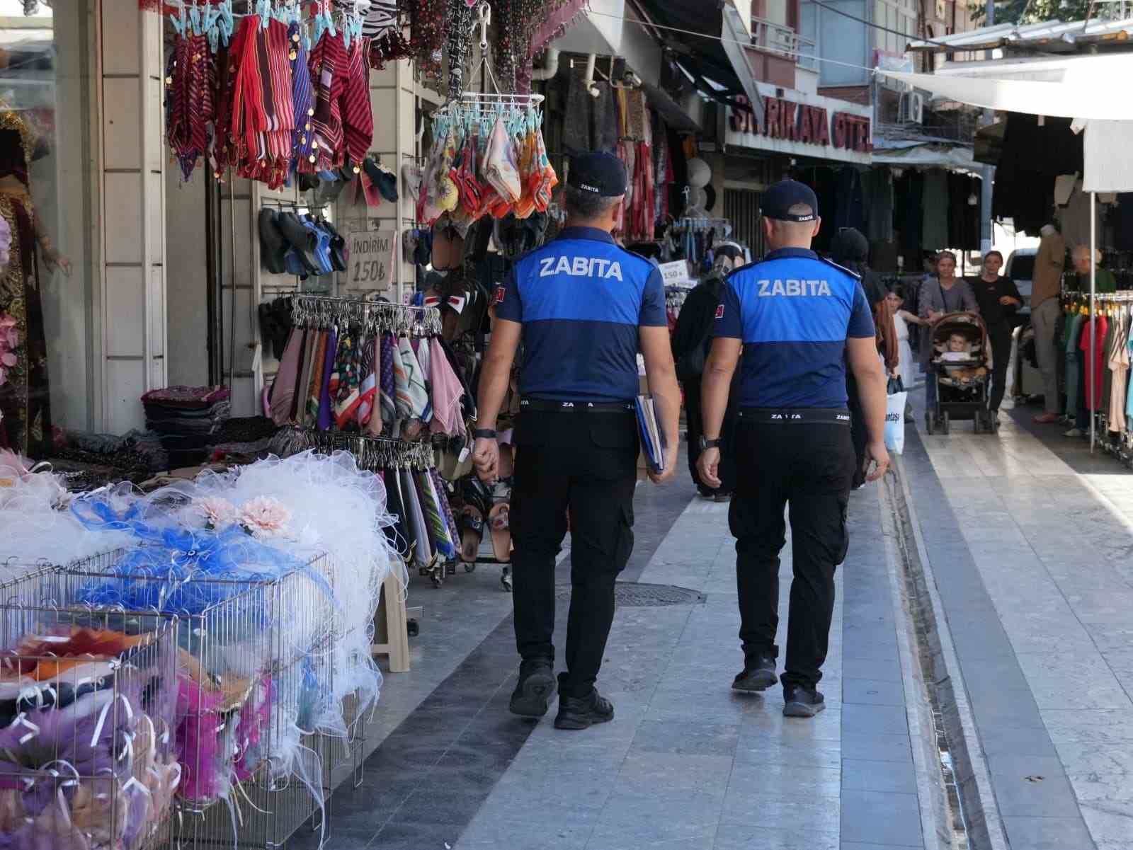 Düzce’de Zabıta ekipleri kaldırım işgaline geçit vermiyor