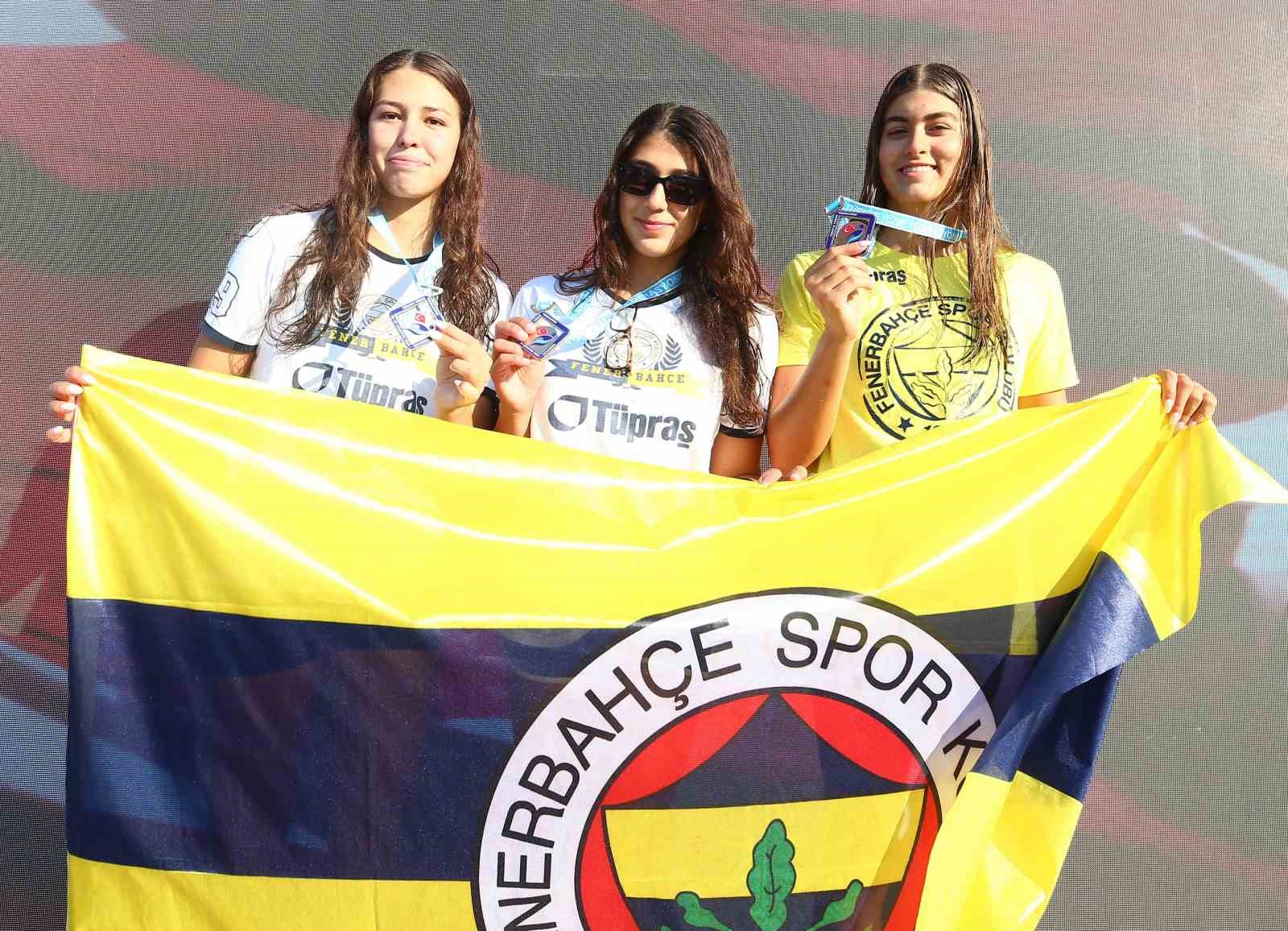 Fenerbahçeli yüzücüler, Türkiye Şampiyonası’nda 5 kupa kazandı
