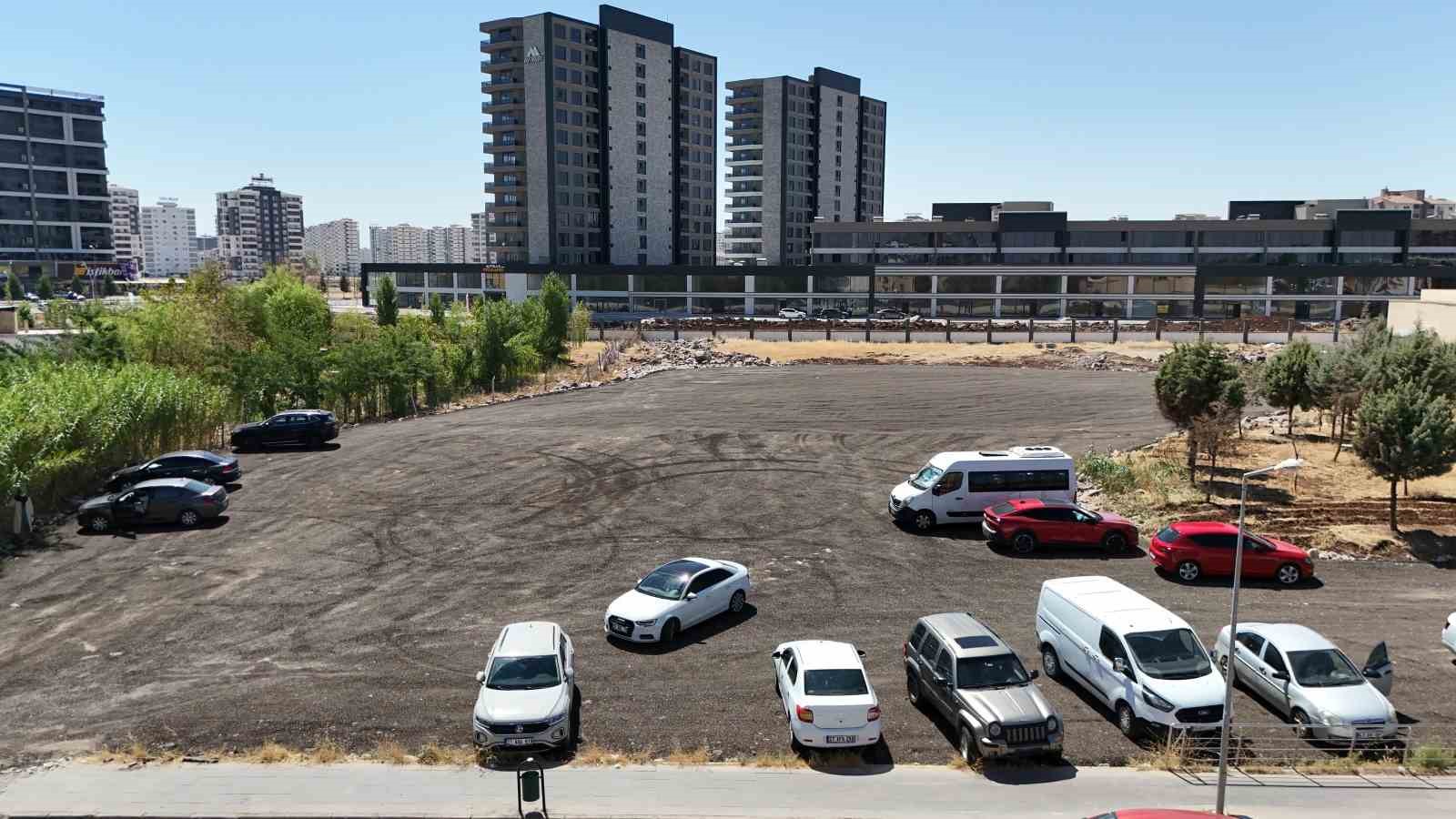 Gazi Yaşargil Eğitim ve Araştırma Hastanesi’ne yeni otopark