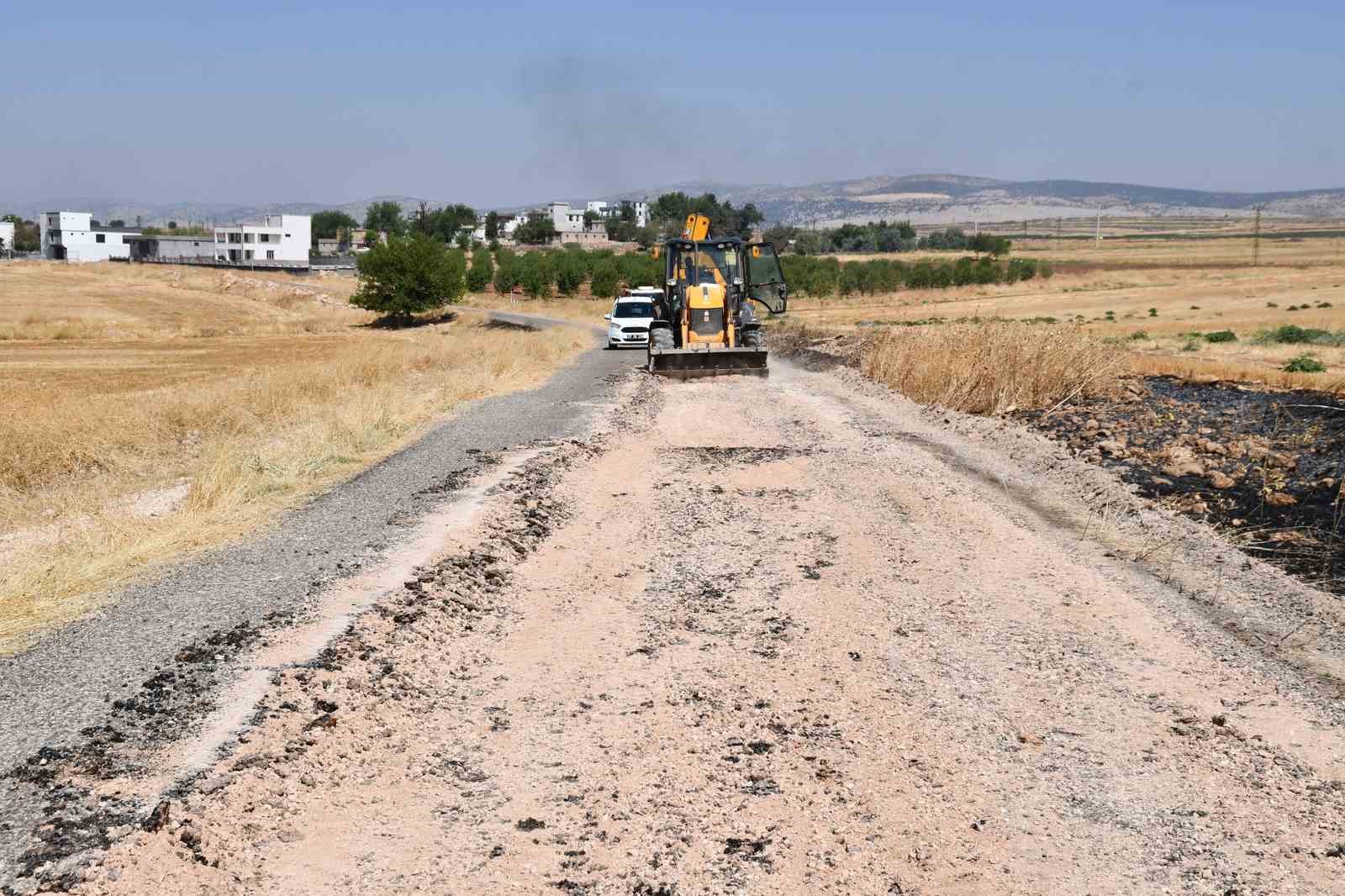 Araban Altınpınar ve Karababa yollarında bakım onarım çalışmaları devam ediyor