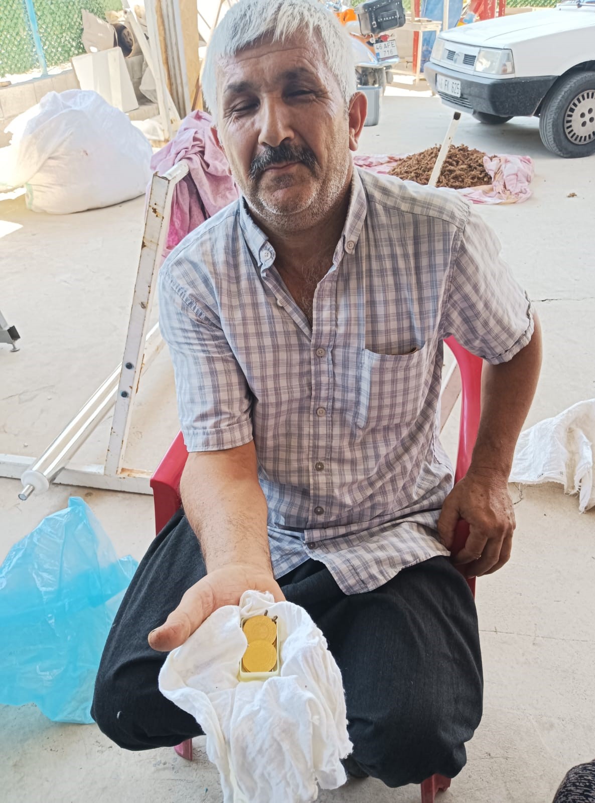 Yenilenmesi için getirilen yün yastıktan 7 Cumhuriyet altını çıktı