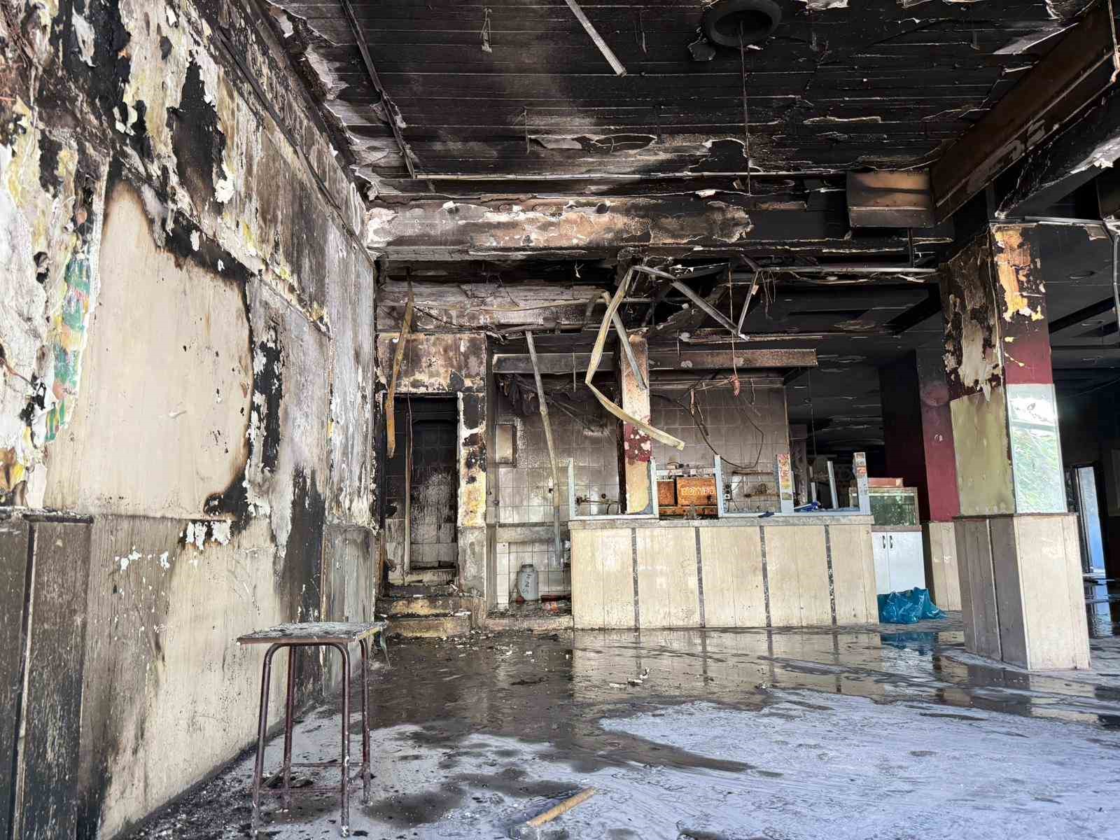 Diyarbakır’da kahvehanede elektrik panosundan çıkan yangın söndürüldü