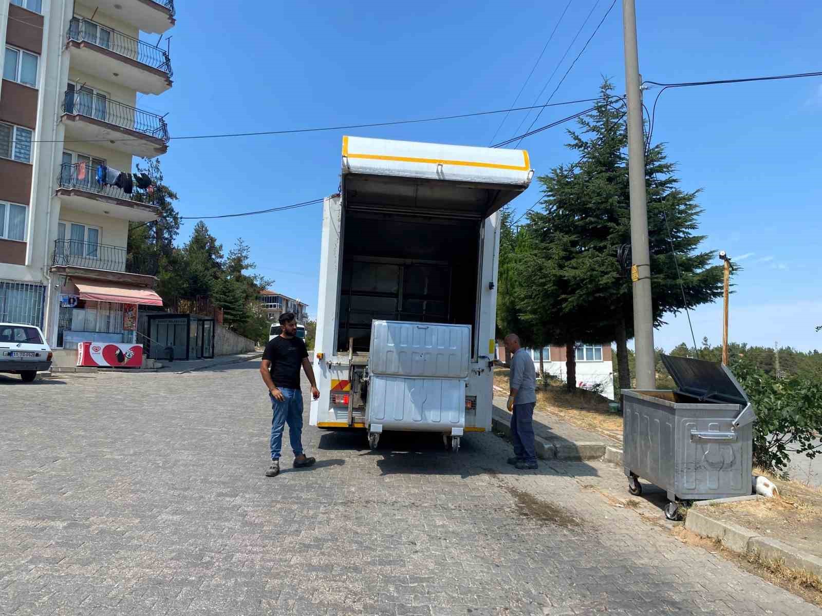 Söğüt’te temiz çevre için konteynerler dezenfekte ediliyor