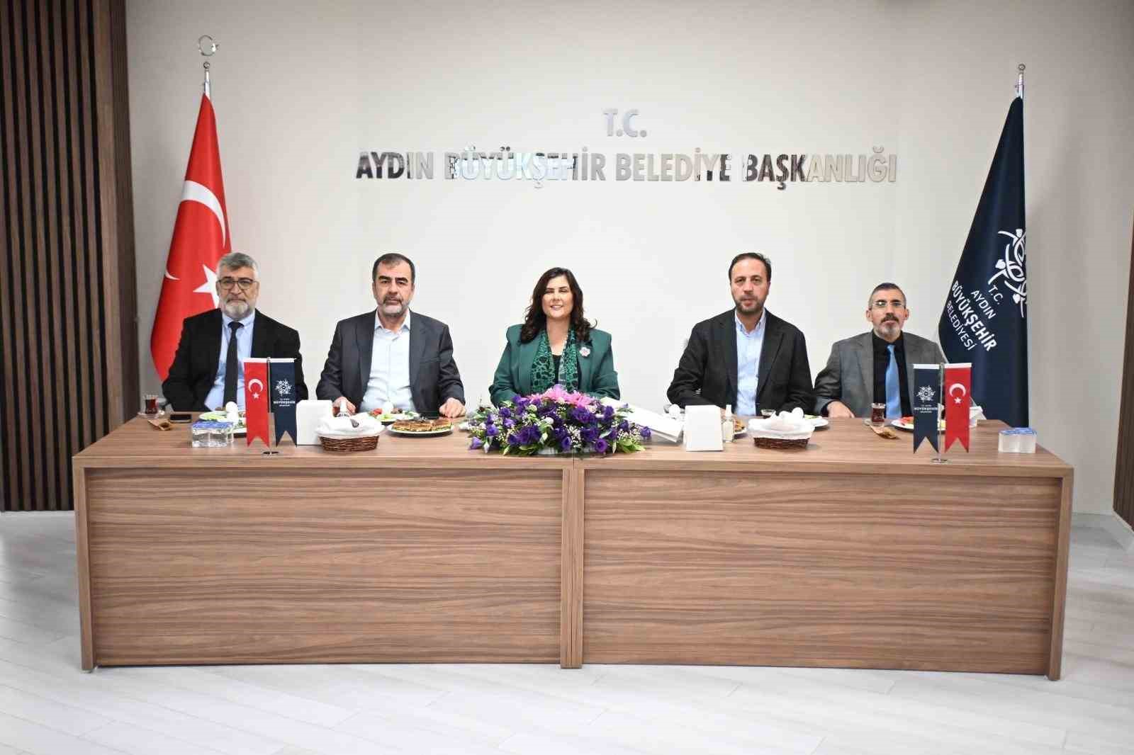 Başkan Çerçioğlu Germencikli muhtarlar ile bir araya geldi