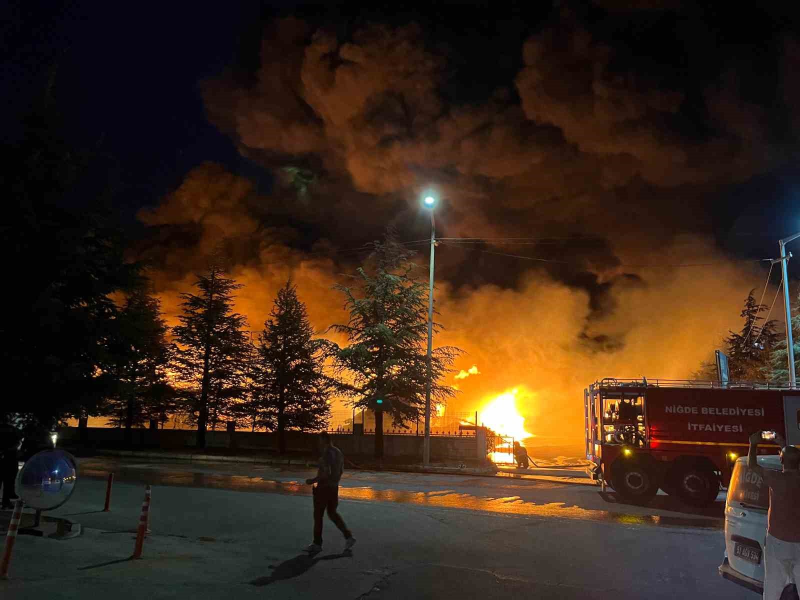 Niğde’de fabrika yangını
